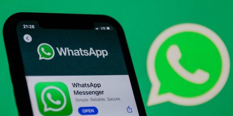 How to use a voice changer for the WhatsApp application